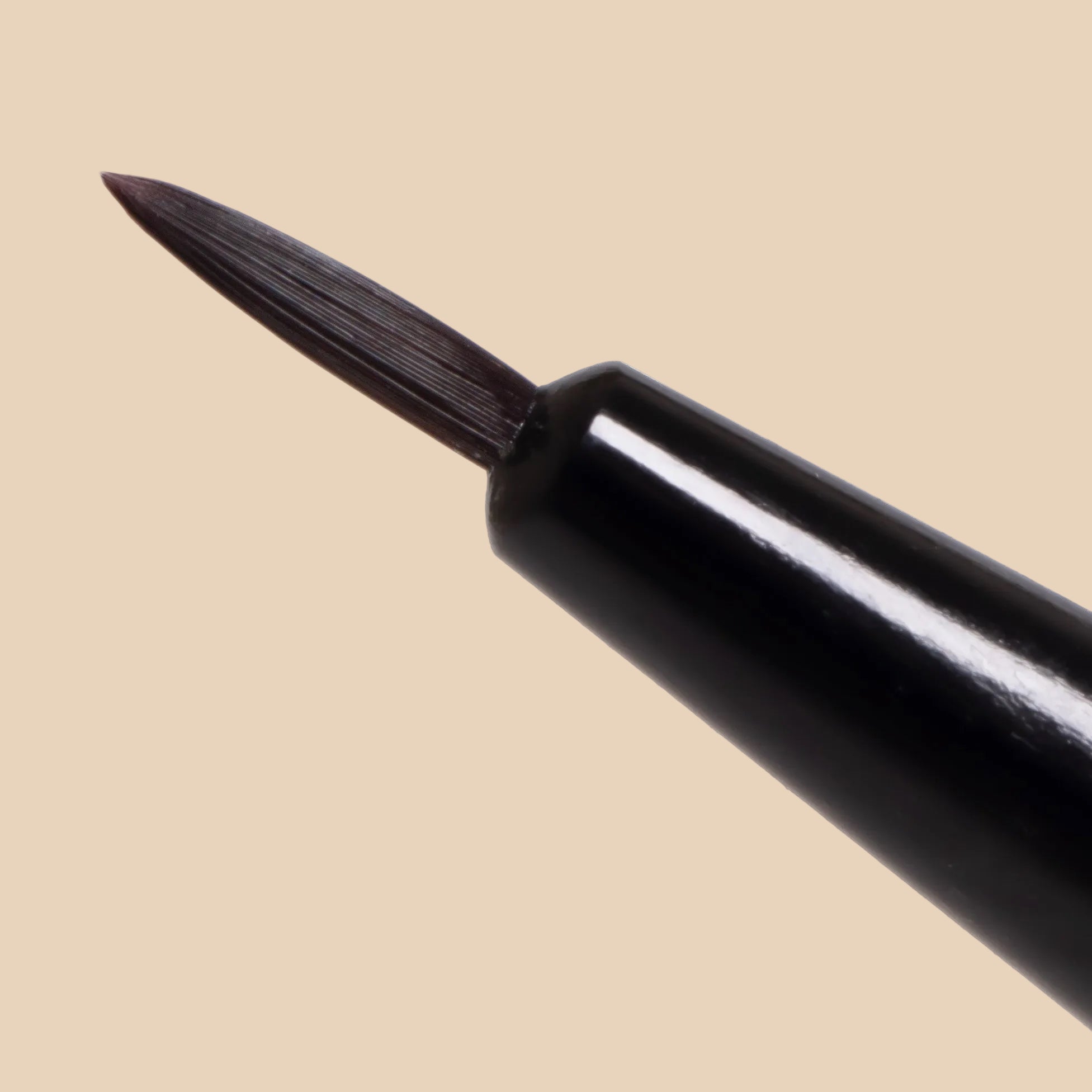 ELLEEBRUSH – Fine Tip | Lotion application